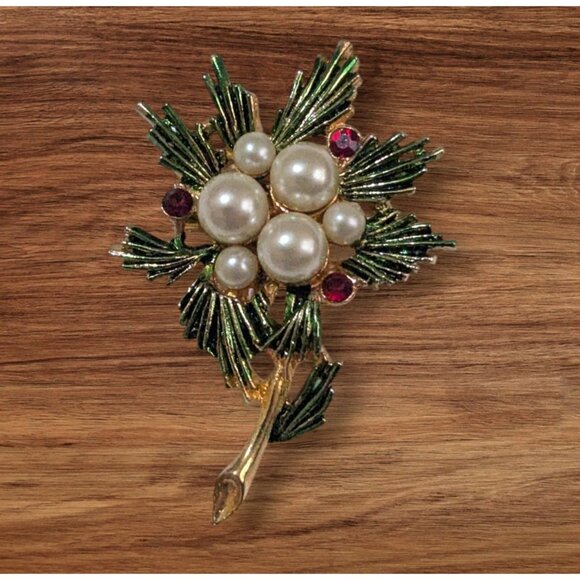 Vintage Holiday Brooch Gold Tone Pine Tree Motif Pearls & Rhinestones Festive Pi - Picture 1 of 5
